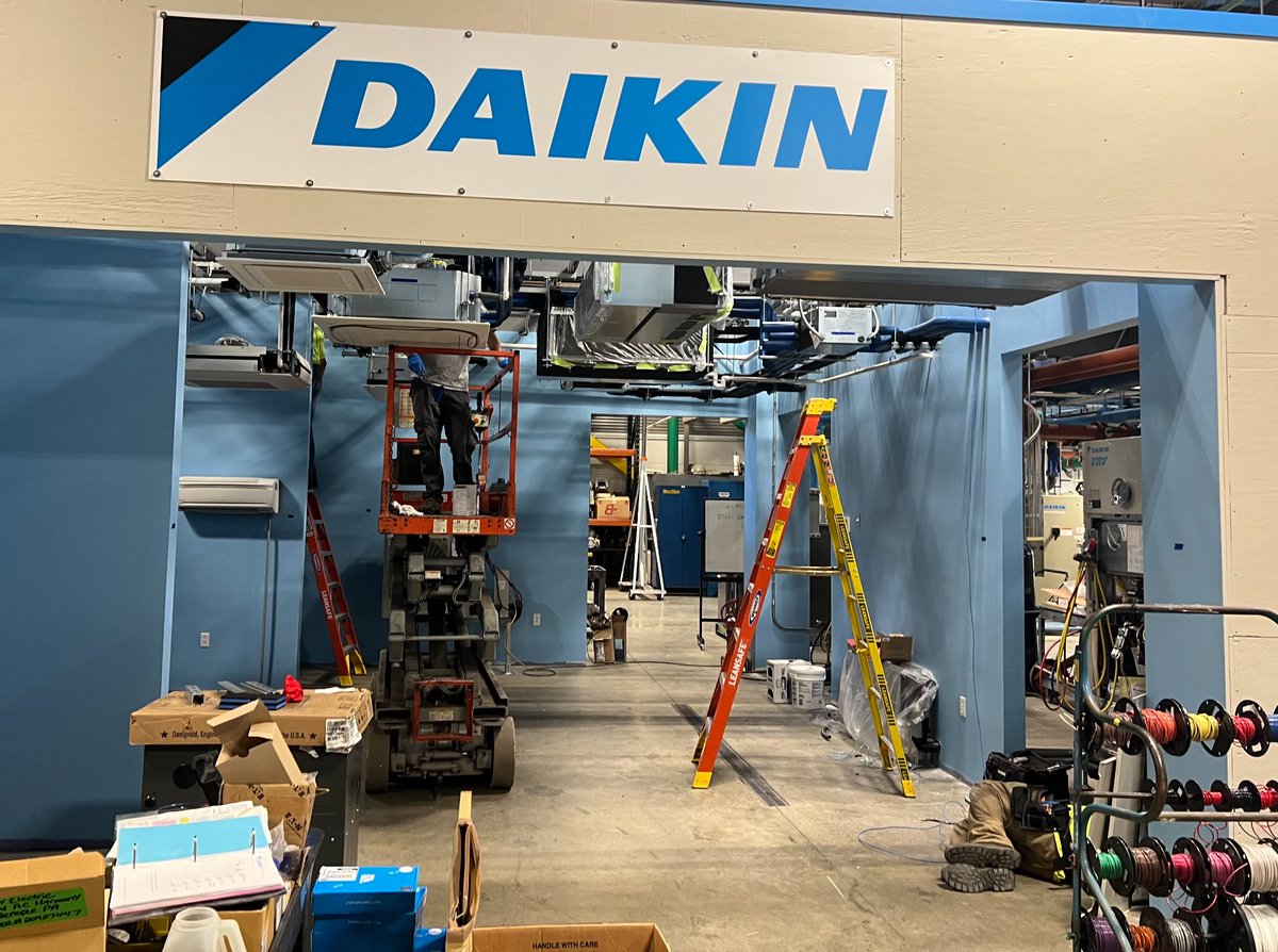 Steamfitters449's tweet photo. The new Daikin Training VRV Space is coming along just 👌 👌 👌! What are you looking forward to most in this space? #BuildingOut #TechnologyCenter #Daikin https://t.co/M7S6ox3BkS