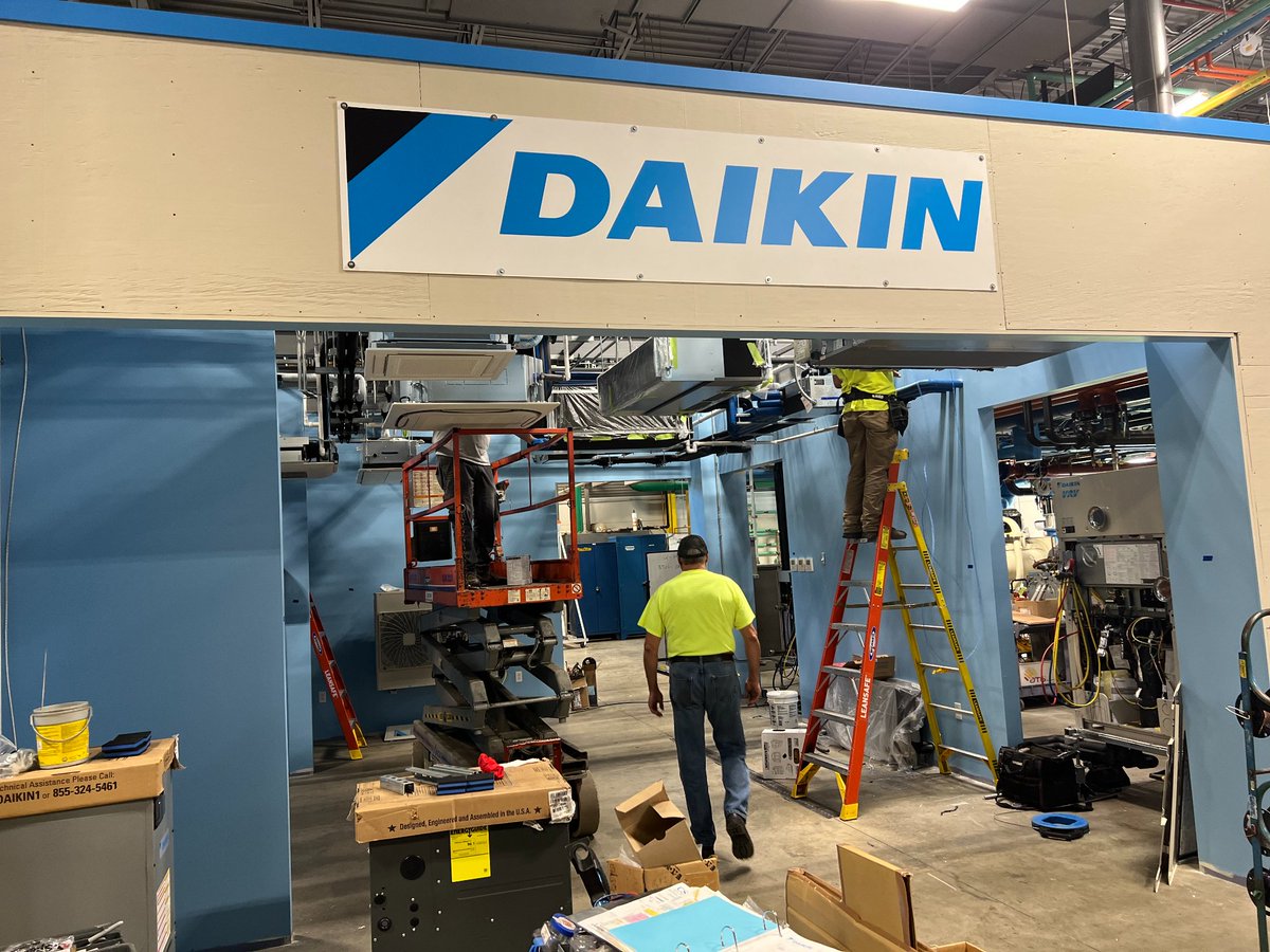 Steamfitters449's tweet photo. The new Daikin Training VRV Space is coming along just 👌 👌 👌! What are you looking forward to most in this space? #BuildingOut #TechnologyCenter #Daikin https://t.co/M7S6ox3BkS