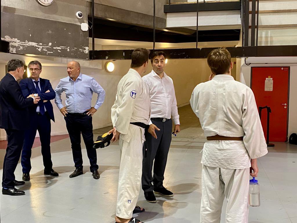 steph_nomis's tweet photo. Échanges avec Benoît de Ruffray PDG @eiffage, @BChellaoua DG @eiffage Constructions et @PhilippeBrassac DG @CreditAgricole sur @1000Dojos et la ligue pro. 
Les partenariats sont au cœur de notre ambition fédérale pour le développement des territoires. 
Ci-dessous « Dojo été » https://t.co/Yg1Q3j5WLS