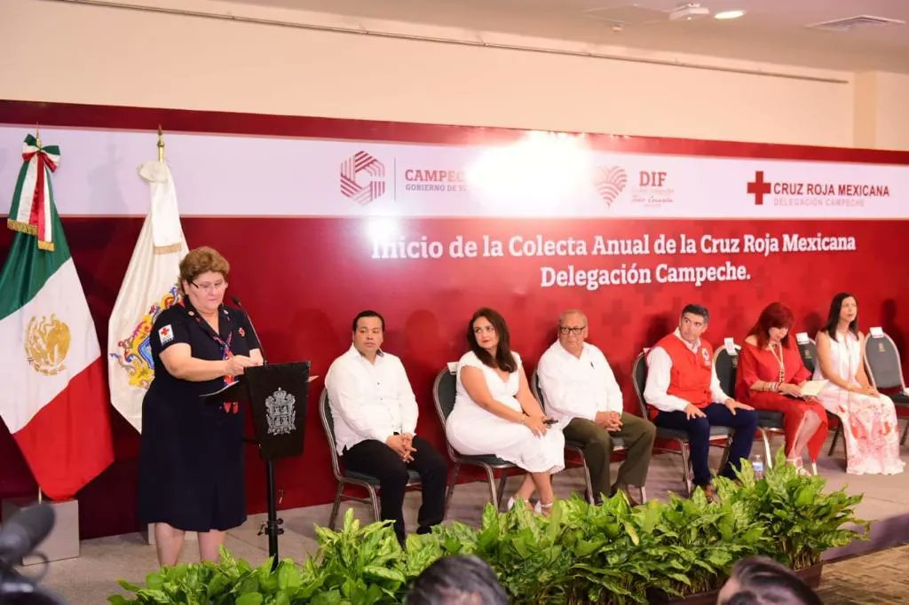 CruzRojaCamp's tweet photo. La presidenta del Consejo Local de #CruzRoja en Campeche, Verónica Selem y voluntarios de nuestra institución, acudieron al evento de arranque de #Colecta2022 de la delegación estatal, encabezado por la delegada María Elena Rosiñol y la gobernadora @LaydaSansores https://t.co/uhhaJwuxuH
