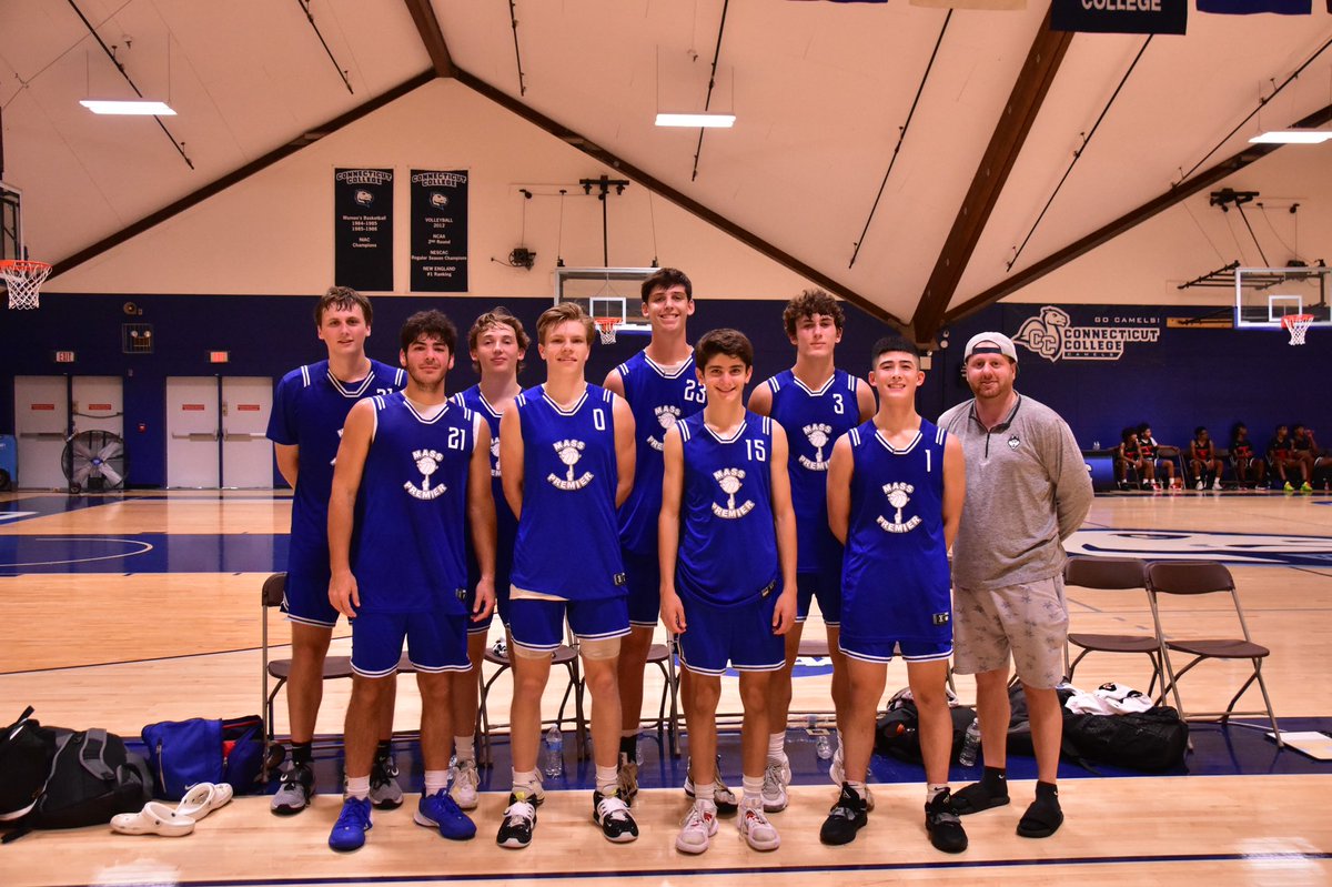 Wrapped up a great summer season! Big thanks to <a href="/RyanHenry2323/">Ryan Henry</a> <a href="/MPCBoysBB/">MPC Boys Basketball</a>