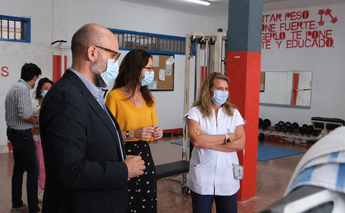 imd_lpgc's tweet photo. #COLEFC👟🏋️‍♂️

Los #ParquesActivos llegan hasta el Centro Penitenciario Las Palmas I para mantener en forma, durante siete horas semanales, a los presos. Garantizar la actividad física y fomentar los hábitos saludables son un bien necesario para todos.

🔗 https://t.co/djX48fJo71 https://t.co/g23wGkIMWK