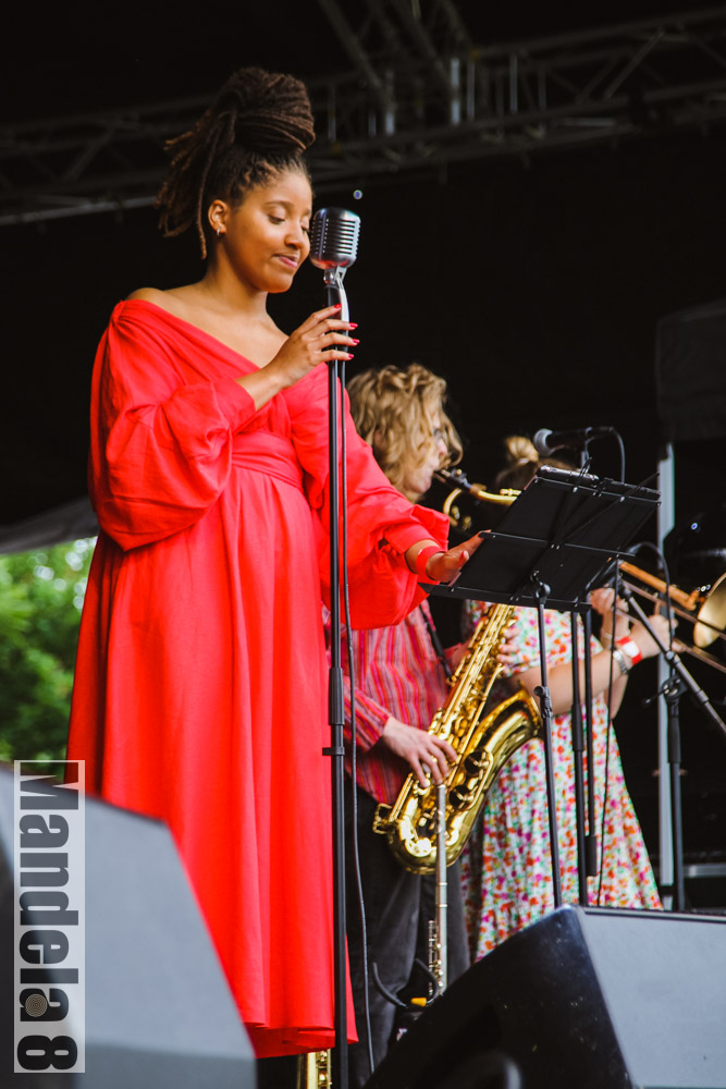 Mandela8 tweet media