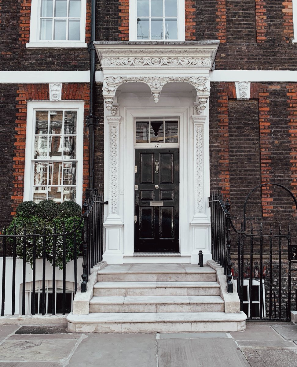 PoisedConcierge's tweet photo. With access to the finest properties in London, we'll have a place that will suit you.

#property #london #mayfair #soho #knightsbridge #luxurylifestyle #luxury #propertymanagement #realestate #management https://t.co/jvPCotKD9o