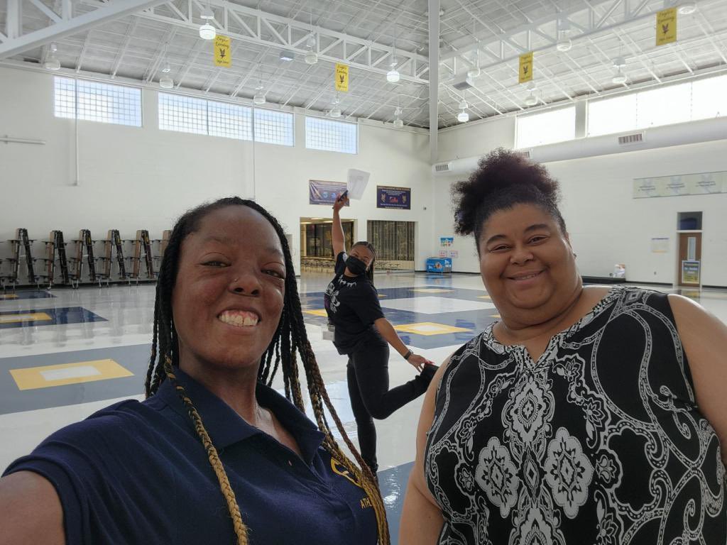 Pose 🕺🏾 #advanceintheRACE #EagleStrong <a href="/KindraTukes/">KindraTukes</a> <a href="/DrKeshaJones1/">Dr. Kesha L. Jones</a>