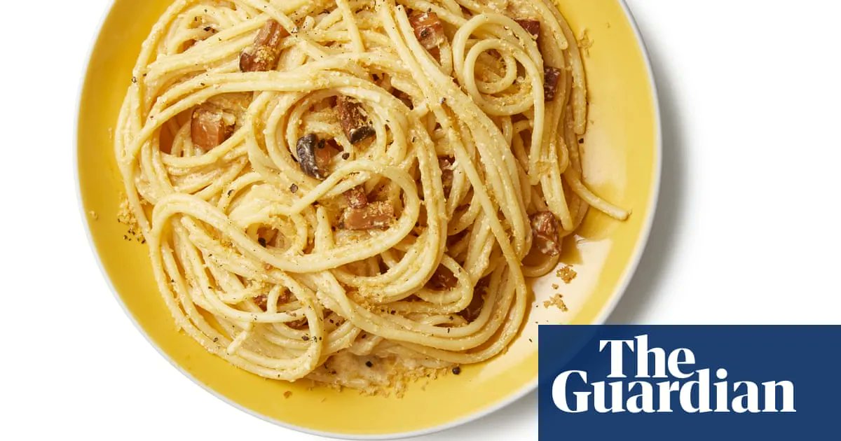 KerrigansMush's tweet image. Love carbonara but trying to cut down on meat? King oyster mushrooms are a great substitute for bacon to bring a whole new level to this classic dish  🤤buff.ly/3z6GSIE