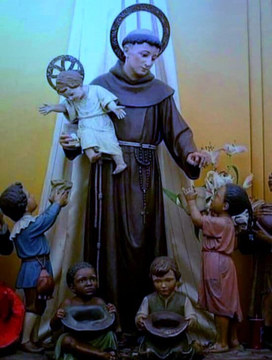 'Nothing apart from God can satisfy the human heart, that is truly in search of him.'
-St Anthony of Padua -
O loving and gentle St Anthony, please pray for us! 🙏
#Tuesdaydevotion #StAnthonyofPadua