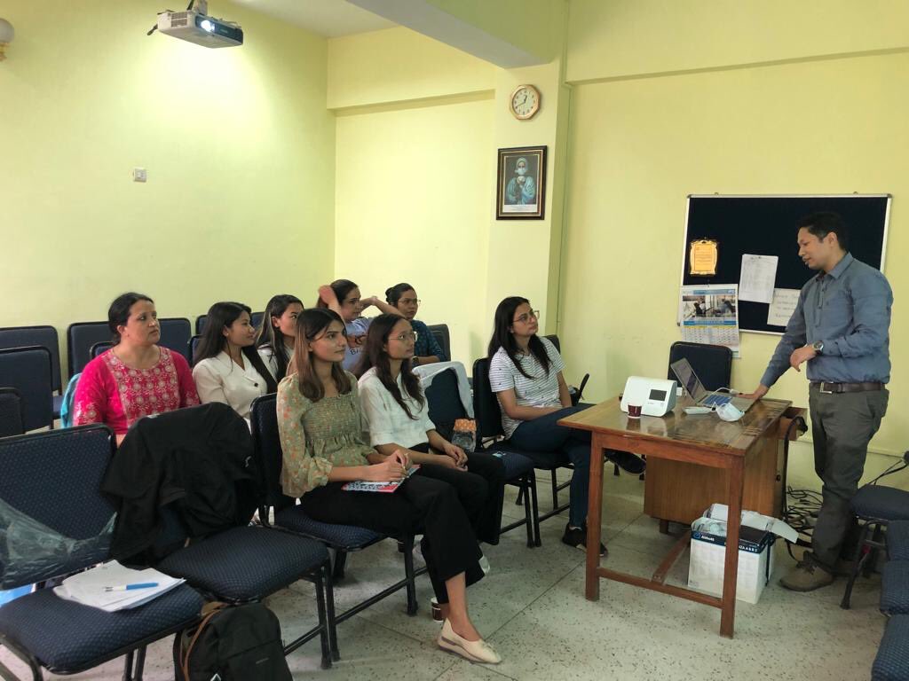 RSVGOLD's tweet image. Our assistant-researcher Renate Visser has visited the RSV GOLD III - ICU Network Study team in Nepal. We are thankful to our collaborators from Kanti Children’s Hospital (KCH) and Tribhuvan University Teaching Hospital (TUTH) for welcoming her!