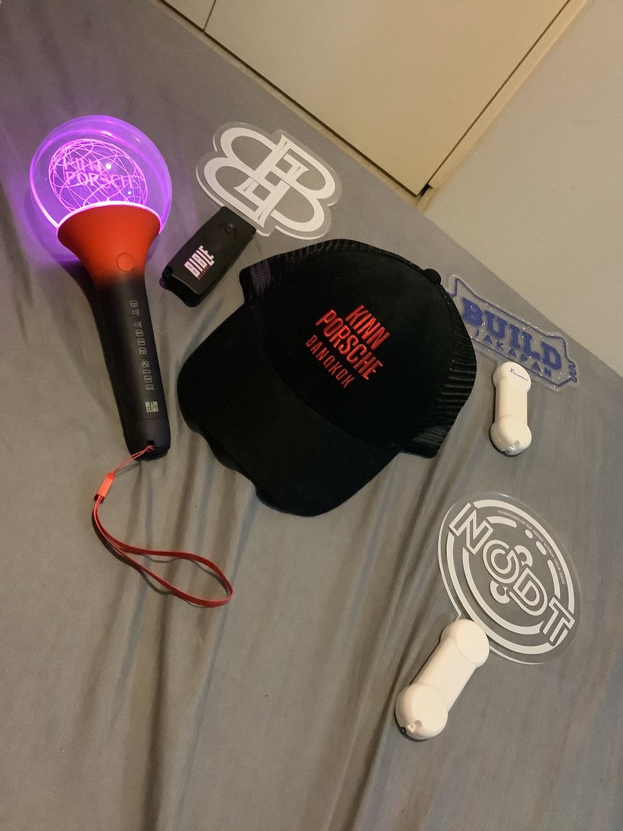cccc_09's tweet photo. แจกหมวก KinnPorsche. จาก Exclusive Goods  ของบัตร 6500 
1 ใบ
📌กติกา 
รีทวิต + กดติดตาม
ประกาศผล วันที่ 30 กค  (ช่วงดึกๆนะคะ)
 #KinnPorscheWorldTour #ตลาดนัดคินน์พอร์ช  #kinnporscheworldtour2022  #KPworldtourD2  #KPworldtourD1 https://t.co/vTXyV490IC