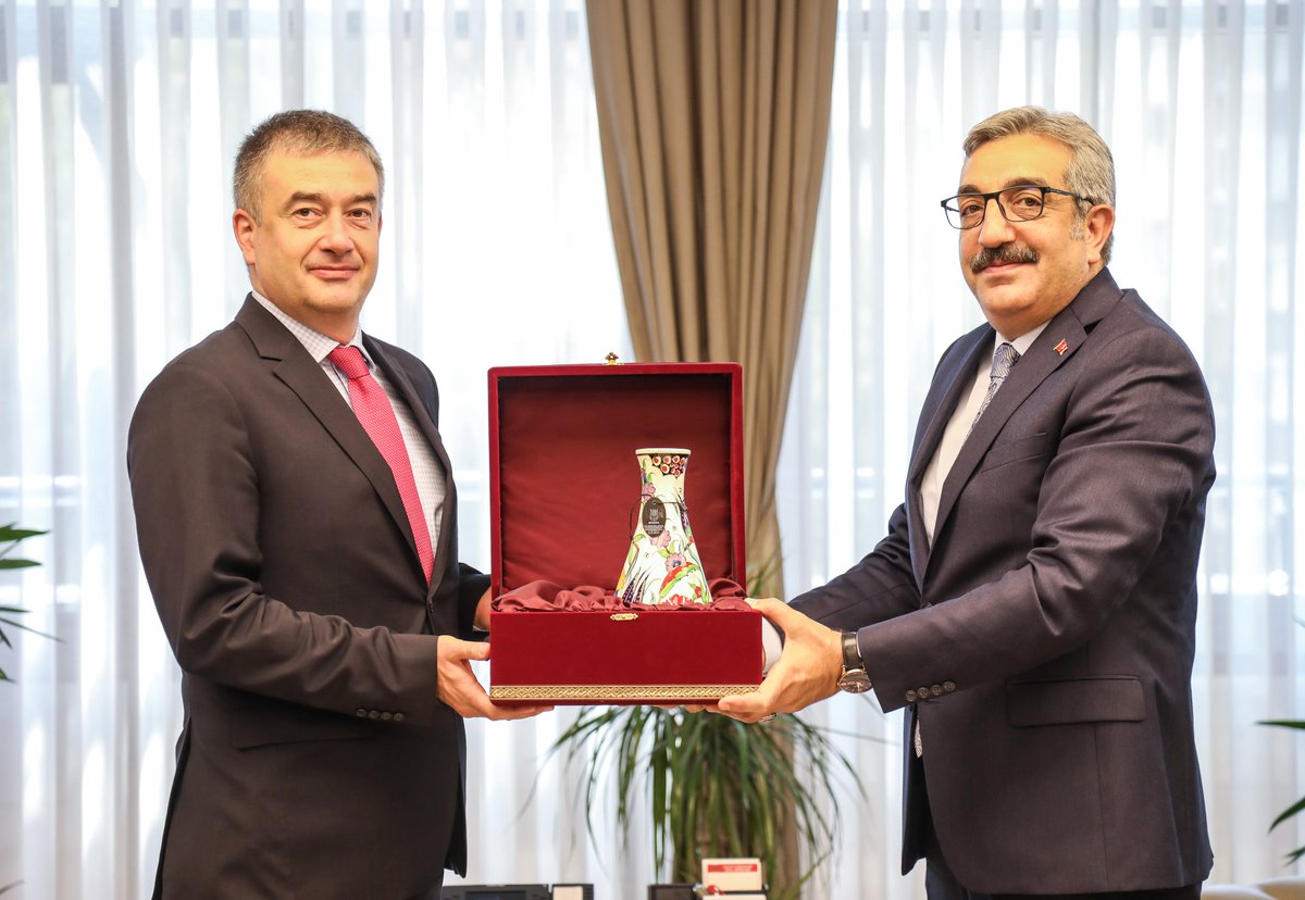 Ceza ve Tevkifevleri Genel Müdürlüğü (@ctekurumsal) on Twitter photo Genel Müdürlüğümüzle birçok projede işbirliği içerisinde olan Avrupa Konseyi Ankara Ofis Başkanı Cristian Urse, görev süresinin dolması nedeniyle Genel Müdürümüz <a href="/YunusAlkac/">Yunus ALKAÇ</a>'a veda ziyaretinde bulundu. Genel Müdürlüğümüzle birçok projede işbirliği içerisinde olan Avrupa Konseyi Ankara Ofis Başkanı Cristian Urse, görev süresinin dolması nedeniyle Genel Müdürümüz <a href="/YunusAlkac/">Yunus ALKAÇ</a>'a veda ziyaretinde bulundu.