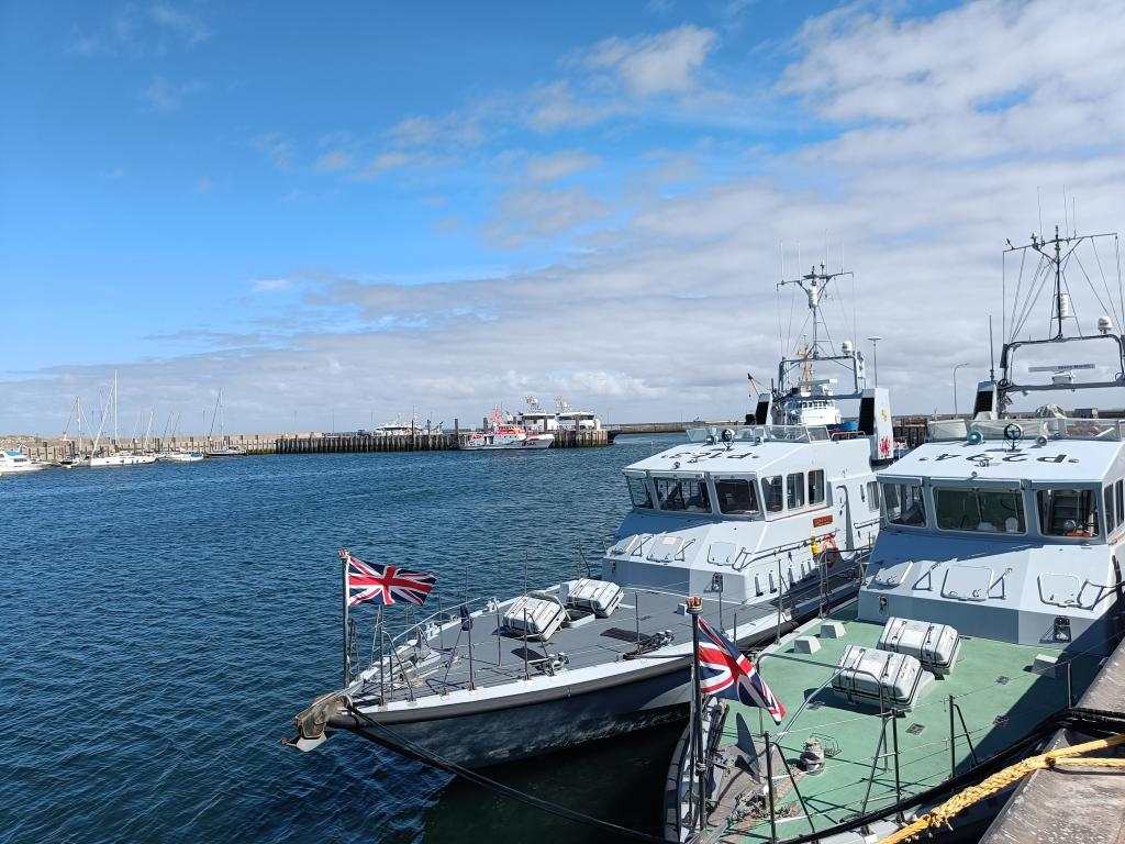 Thank you to Kiel and Cuxhaven for hosting us for the last week! We've found our old friend @HMSExpress in Helgoland as we begin our return to the UK! @UKinGermany @CdrRSkelton #ANewForeignShorewithP294