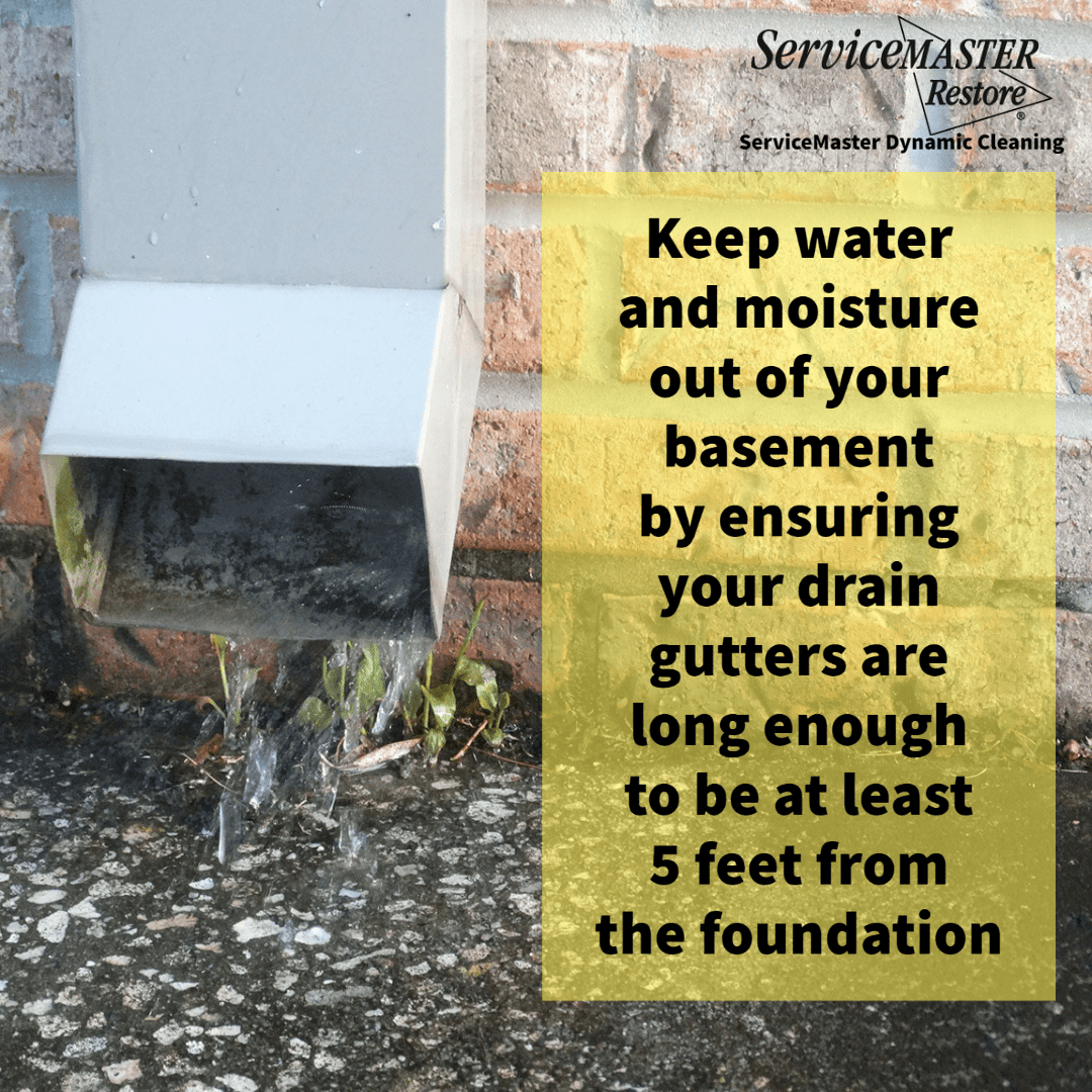 SM_Dynamic's tweet photo. Keep water and moisture out of your basement by ensuring your drain gutters are long enough to be at least 5 feet from the foundation #waterdamagetip https://t.co/PqttqlIkbB