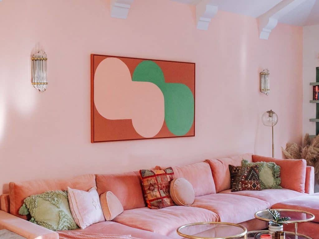 HomesLibro's tweet image. #Top10 Best #ColorCombinations For Hall #Walls

1. #Pastelcolours

Pastel #colours are those which lack a strong tone, such as pink, mauve, and baby blue. The delicate colours complement each other nicely.