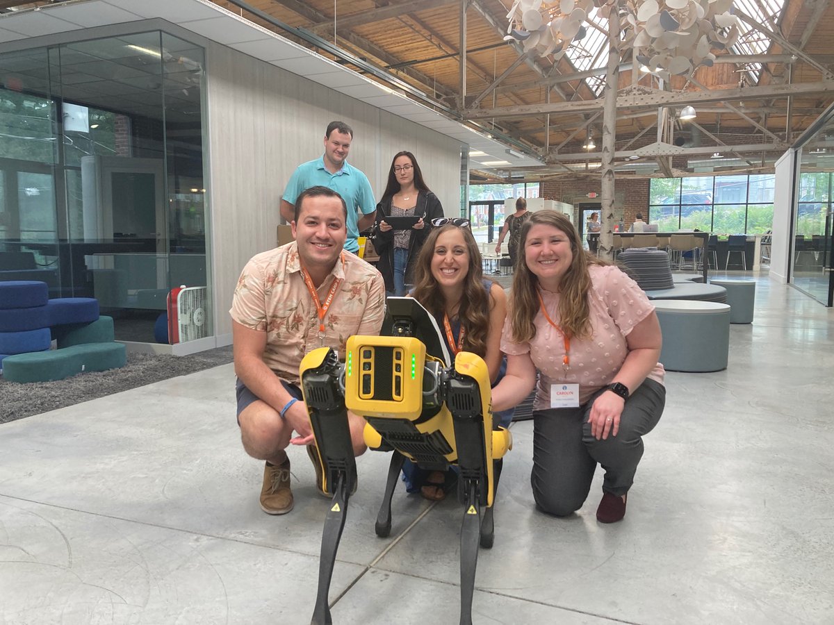 juliaecin's tweet photo. Missing my dogs while at #STEMCampEDU but then here comes #bostondynamics https://t.co/uridpZoCZG