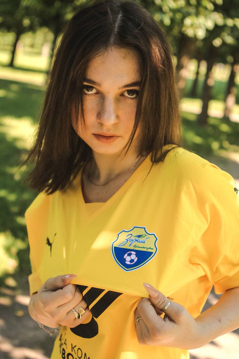 LigaTV's tweet photo. 😎 Немного стиля из ПФЛ вам в ленту

Красногорский «Зоркий» красиво представил домашнюю форму в музее-усадьбе «Архангельское»

Признайся, захотел https://t.co/TngTX35D8P