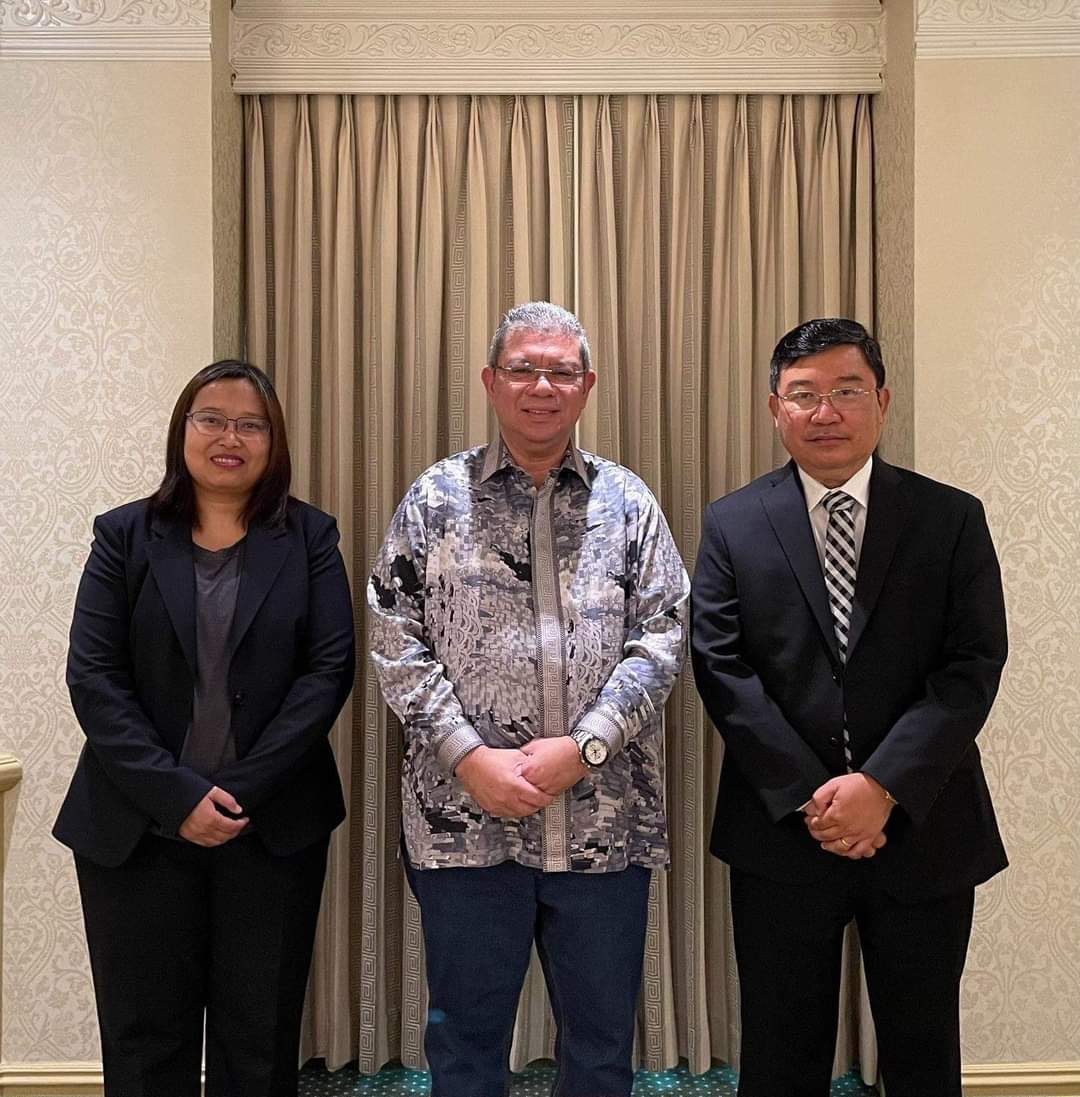 Open, cordial ties between #Myanmar civilian <a href="/NUGMyanmar/">National Unity Government Myanmar</a> <a href="/ZinMarAungNUG/">Zin Mar Aung</a> &amp; #Malaysia's <a href="/saifuddinabd/">Saifuddin Abdullah 🇲🇾</a> are refreshing. This especially when many/none of the other <a href="/ASEAN/">ASEAN</a> members would exhibit such official public display of support for/interaction with #NUG #WhatsHappeningInMyanmar