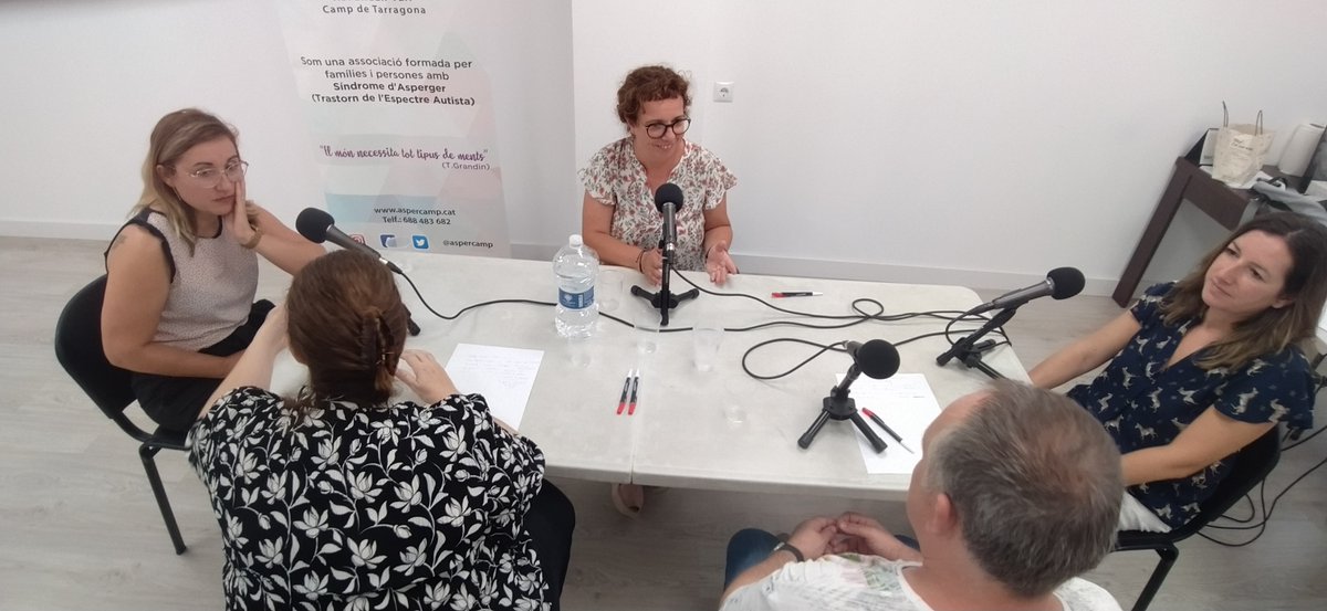 aspercamp's tweet photo. Aquest diumenge publiquem nou capítol dels podcast "Una manera diferente de ver el mundo" i seguim enregistrant gràcies al supor de #crearcomu i #obrasociallacaixa. El podreu escoltar a la nostra web https://t.co/itPnaWKca1, Spotify i la plataforma Ivoox. #podcastTEA #asperger https://t.co/kG5rYfLYgz