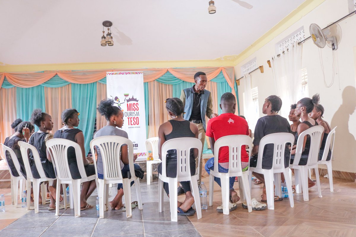 misstourismteso's tweet photo. BOOTCAMP SESSION ON BASIC FACTS ABOUT HIV/AIDS
Mr @EmaOtimIlaborot from @TASOUganda conducting a health session on basic facts about HIV/AIDS to the contestants at Soflyv Hotel Limited
#health #hivaidsawareness #bootcampsession #misstourismteso22 #mrtourismtesoambassador22 https://t.co/AZ8Aux6l8K