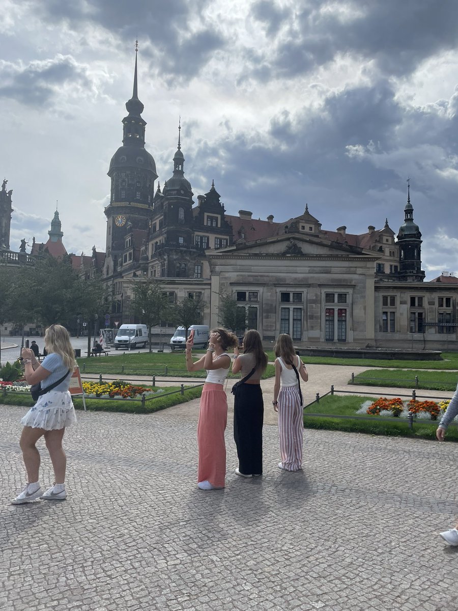 Briggs_Colls's tweet photo. Dresden 🇩🇪 @Colls_HS #collsedu @HerrOehlers https://t.co/2xoCaJr3eY