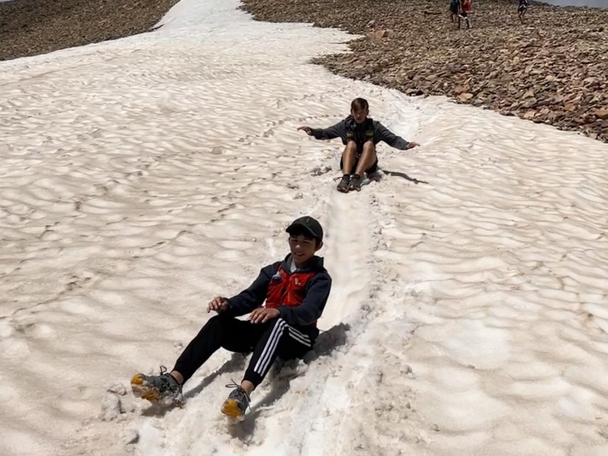 mrwalkerahs's tweet photo. @afftonathletics #Afftonxc is having a blast in Colorado! Yesterday we hiked/ran Mt. Sherman and Mt. Sheridan - a 14er &amp; 13er in one go. That makes eleven 14ers in 6 trips!#afftonstrong https://t.co/vEg7CWktir