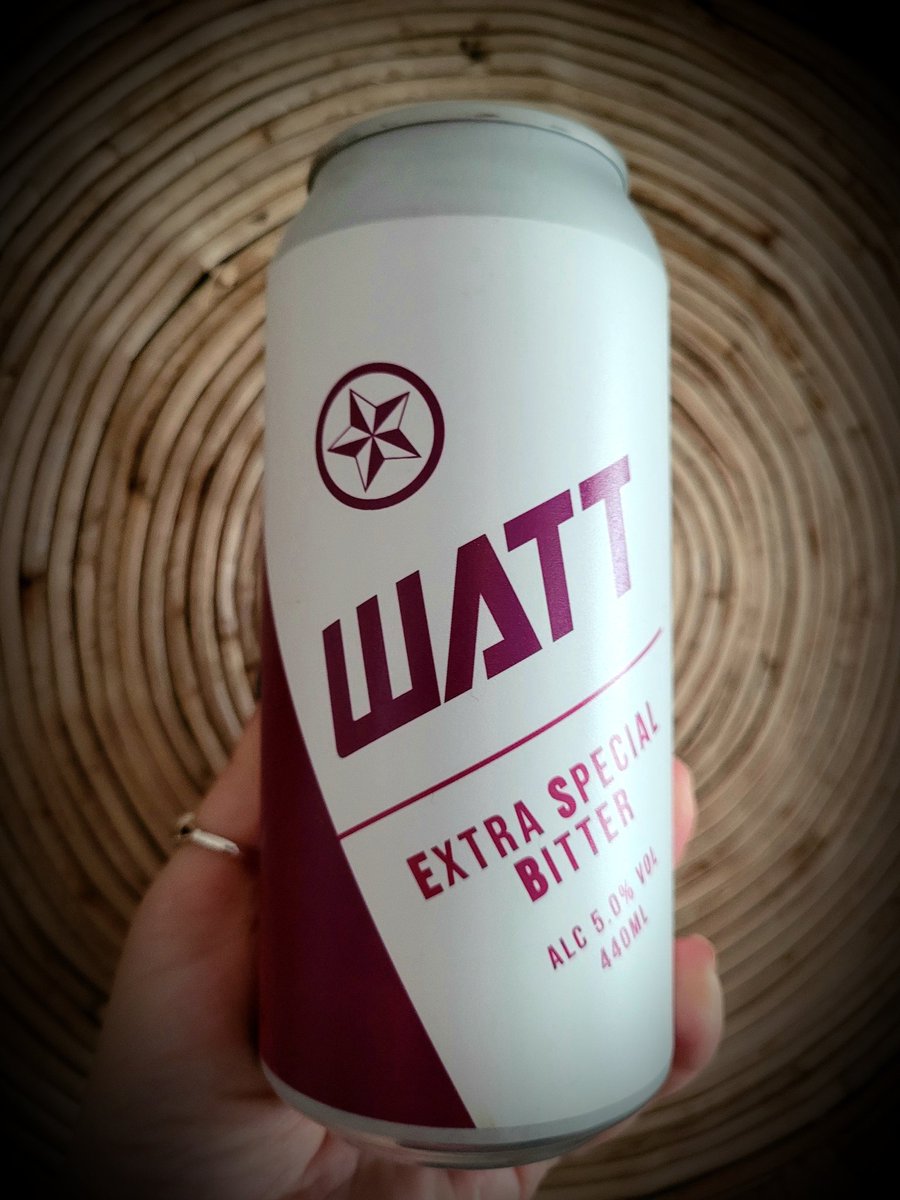 Braciatrix's tweet photo. *NEW POST* I recreated a 19th-century scolteen, a hot whiskey/beer drink. This version is based on one from Lough Gill, Co. Sligo. Featuring @LoughGillBrewer Watt Extra Special Bitter and @TullamoreDEW. For the recipe and history, check out my blog👇 

https://t.co/gpp1BUt2eW https://t.co/blYo4F3StR