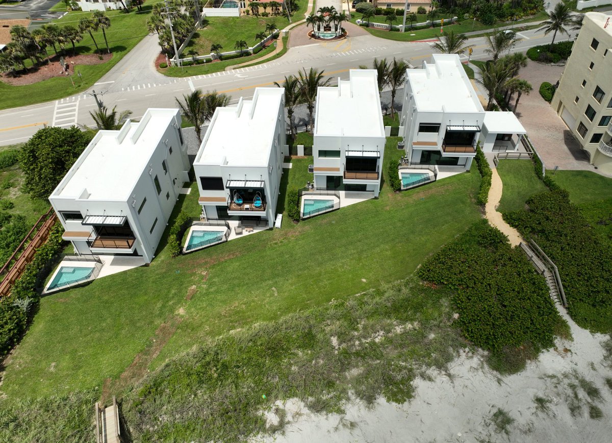 PhoenixParkFL's tweet photo. 🌞🗝🎊 Congrats to our 4 newest homeowners who just closed on the stunning oceanfront homes at https://t.co/wwJmDZSOmF in #MelbourneBeach! The #PhoenixPark Team wishes you many happy years in your beautiful #newhomes. #Move2TheBeach #BuildWithPhoenixPark #DreamHomes https://t.co/icCKU9hLtD