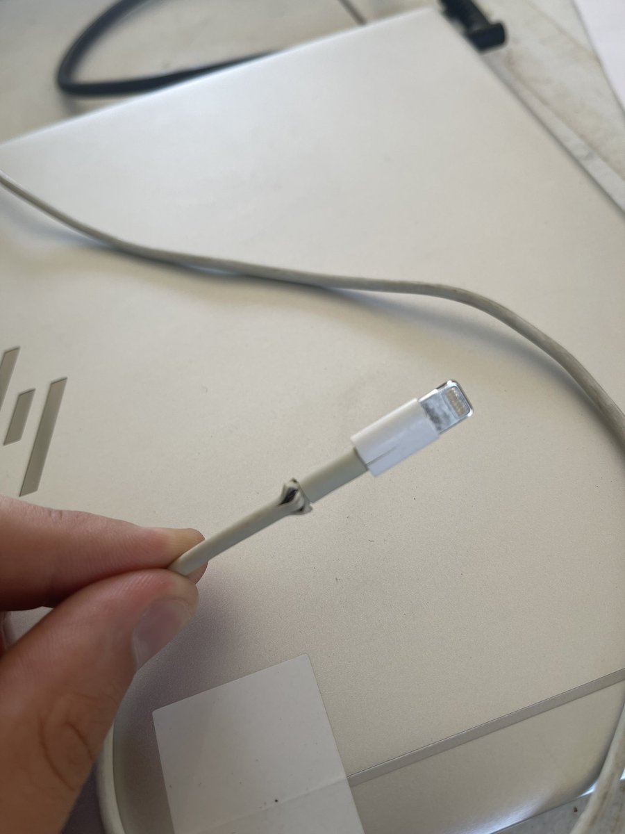 JamieMassieR's tweet photo. @LukeMassie @Apple Can I have a new one..? 🤷🏻‍♂️ they are about as reliable as a @McDonalds ice cream machine 👀 https://t.co/ASNqYaIwq3