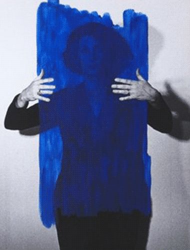 Fadhlaoui2's tweet photo. #blueInArt #HelenaAlmeida https://t.co/Pzthd1yhRK