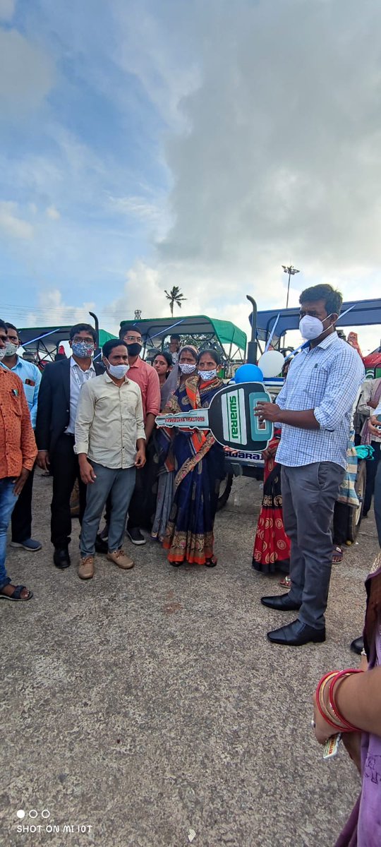 OLMGanjam's tweet photo. Flag off Program of 62 noTractors &amp; trailors procured by GPLFs under MKUY for ASC-cum-CFC by Collector,Ganjam &amp; CDO-cum-EO,ZP in presence of GPLF members &amp; other district officials in Ganjam district. @ZP_Ganjam @Ganjam_Admin @CMO_Odisha @OLM_Antyoday @mission_shakti @DAY_NRLM https://t.co/nVVX4qxEPn