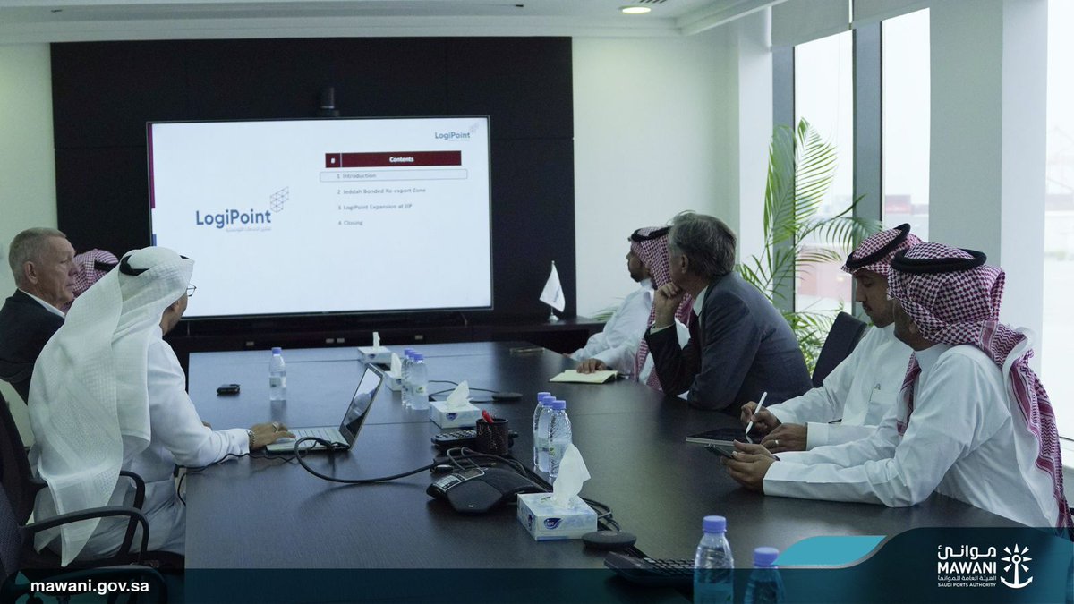 MawaniKSA's tweet image. استقبل سعادة رئيس #موانئ أ. عمر بن طلال حريري @ojhariri وفدًا من ميناء روتردام الهولندي @PortOfRotterdam  في #ميناء_جدة_الإسلامي؛ حيث جرى خلال اللقاء بحث أوجه التعاون المشترك في صناعة النقل البحري والخدمات اللوجستية.