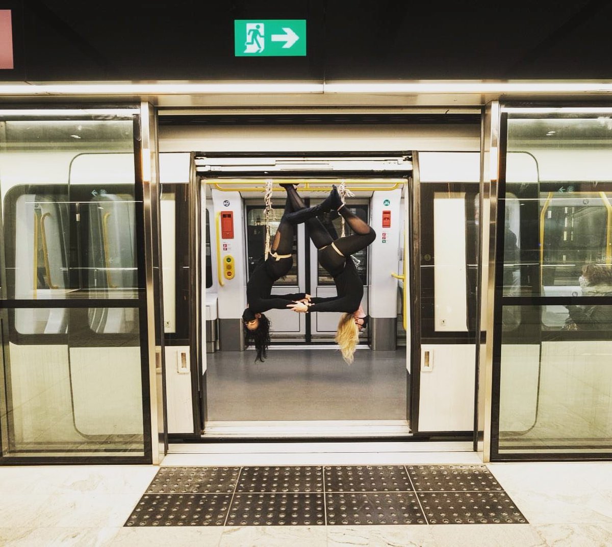 #ワンワールド國體 #天宙平和 #統一教会 に帰依する #ウクライナ #民族主義 #ネオナチ の #國體緊縛「#アゾフスタイル」 #国際勝共 #原研 #国葬 のゲームチェンジャー  #世界日報 #仁風林 #緊縛地下道場  #ウクライナ神社本庁 で開発される #緊縛変性意識 #緊縛合同結婚 #緊縛霊感商法