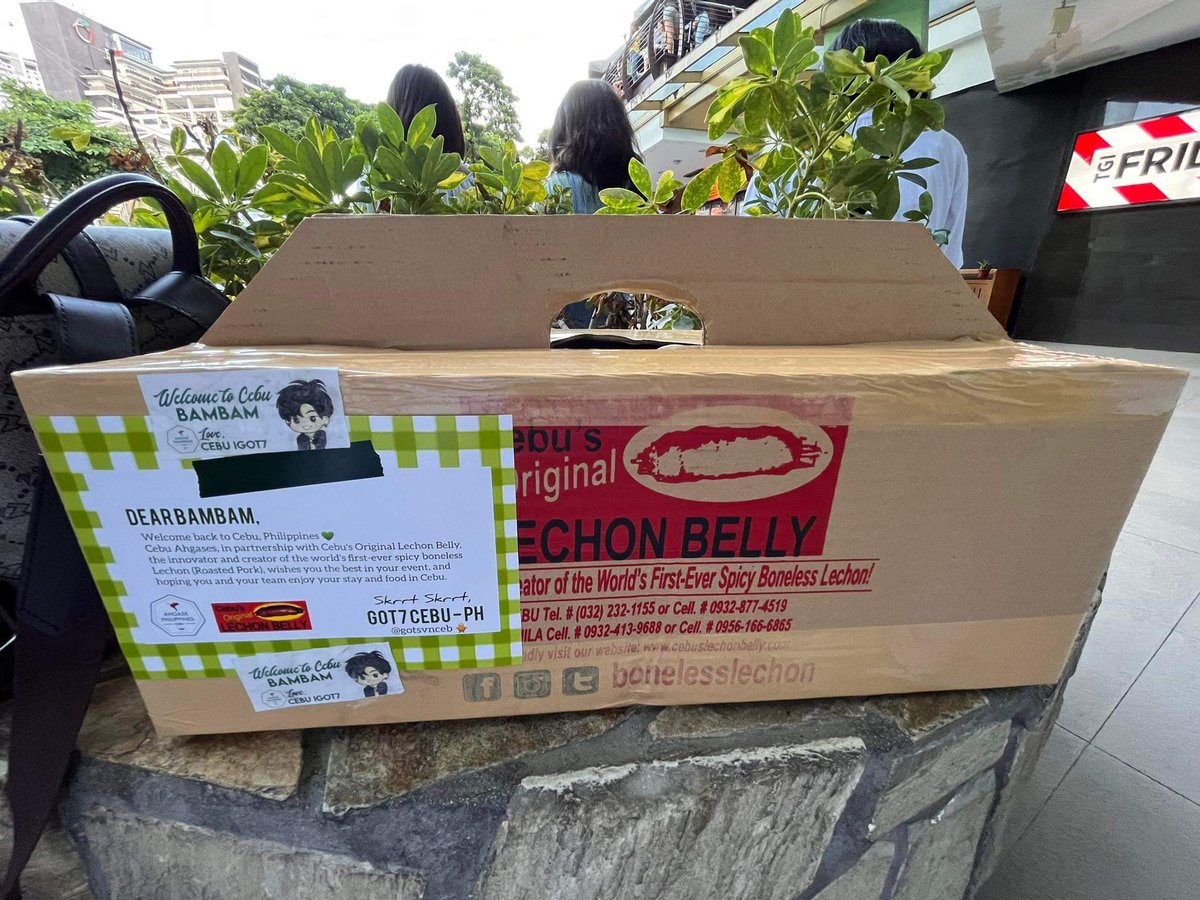 gotsvnceb's tweet photo. GOT7 Cebu's Fan Project for Bambam

✅Red Horse
✅ Lechon Belly (thanks to Cebu's Original Lechon Belly)
✅ Full Lechon (thank to Ayer's Lechon)
✅ Ultimate Cebuano delicacy package

We hope you like them @BamBam1A 💚

#Bambam #GOT7 
#BamBamFansignCebu https://t.co/bJDA9K95YE