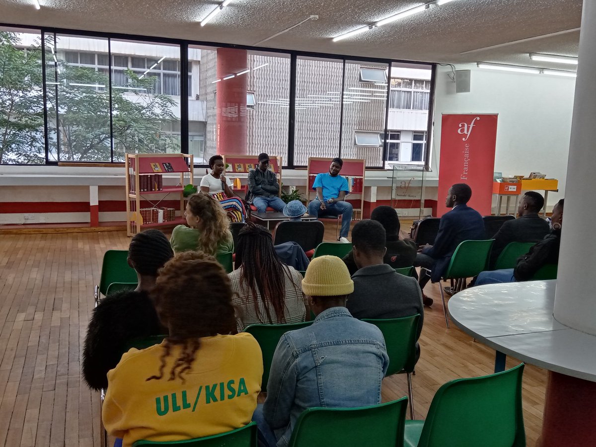 stom_wabuko's tweet photo. We began a great conversation during the #RisingStars book launch. One that will hopefully lead to a better understanding of the power each of us holds and using it to transform our surroundings.

S/o @quiqarre @cre8vestan @slimShaka254 @mindartstudioss @afnairobi 

#Art4Change https://t.co/2k6G6F93RE