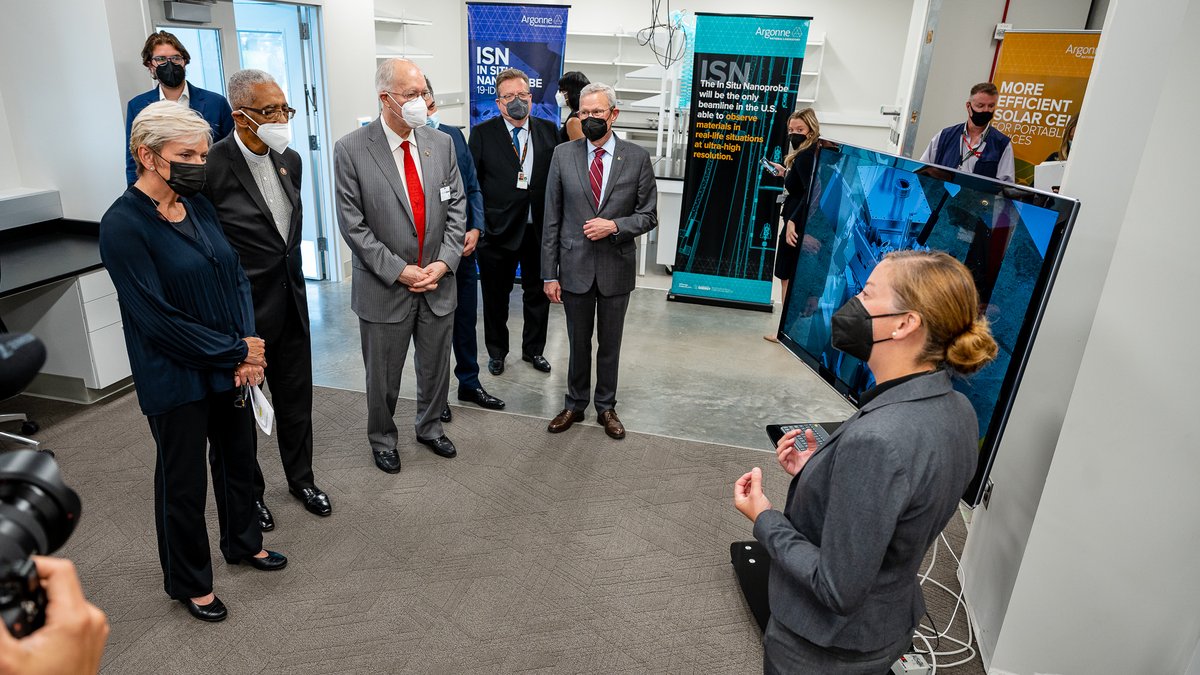 argonne's tweet photo. .@SecGranholm joined us yesterday to tour, talk, and discuss how @ENERGY labs like Argonne are developing the science and technology to help our nation push towards net-zero carbon emissions by 2050.

Thank you to @RepBillFoster, @RepBobbyRush, and @SenatorRezin for joining us. https://t.co/RiAzPHgXzv