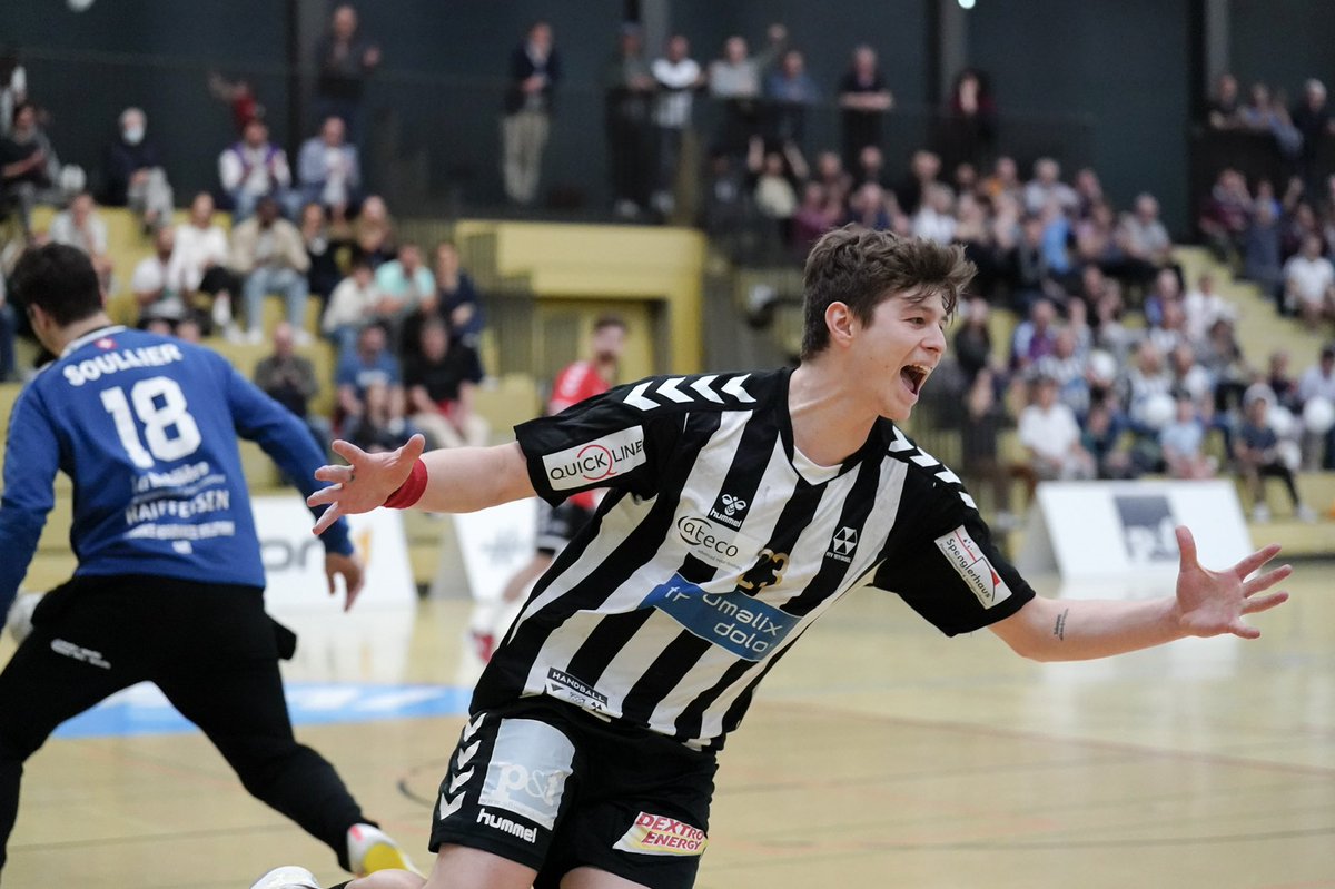 RTV 1879 Basel (@rtv1879basel) on Twitter photo Welcome Back Dylan Brandt ⚫️⚪️ Der 21-Jährige wechselt erneut eine Saison auf Leihbasis vom <a href="/hscsuhraarau/">HSC Suhr Aarau</a> zu uns! #schwarzwyssbeweggt Welcome Back Dylan Brandt ⚫️⚪️ Der 21-Jährige wechselt erneut eine Saison auf Leihbasis vom <a href="/hscsuhraarau/">HSC Suhr Aarau</a> zu uns! #schwarzwyssbeweggt