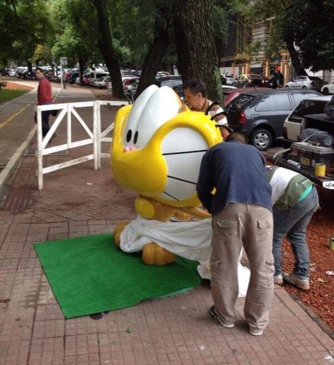 ProfeDoctorBot's tweet image. Cuántas horas le damos antes de la primera grafiteada, @Nikgaturro ?