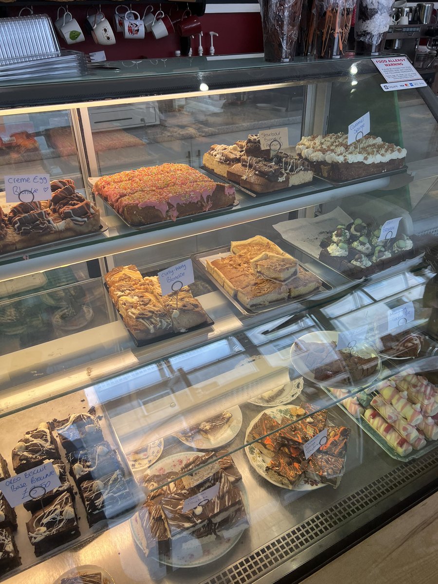 LukePollard's tweet photo. Good to pop into Mrs Browns on Gibbon Lane off North Hill to speak to Georgie who owns the business. Small businesses are the backbone of our economy and we need to support ones like this more. And the cake is good too! #plymouth https://t.co/zenrc2Xmgz