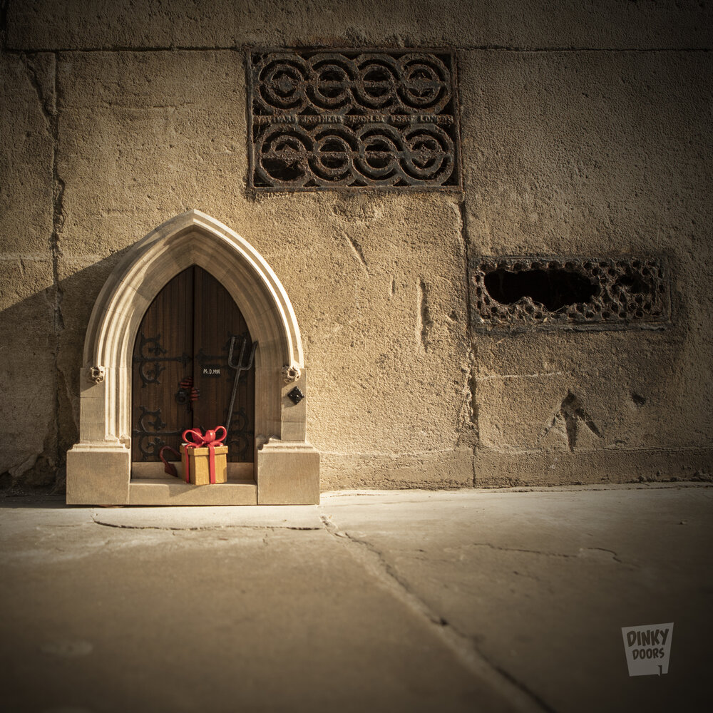 DevonshireGdns's tweet image. #COMPETITION
 
Have you taken the @dinky_doors tour around #Cambridge yet? 🚪
 
Tag a friend in the comments below, who you think would love to take the tour &amp;amp; you could both be in with a chance of #WINNING a personalised message behind a door of your choice! 

#DinkyDoors