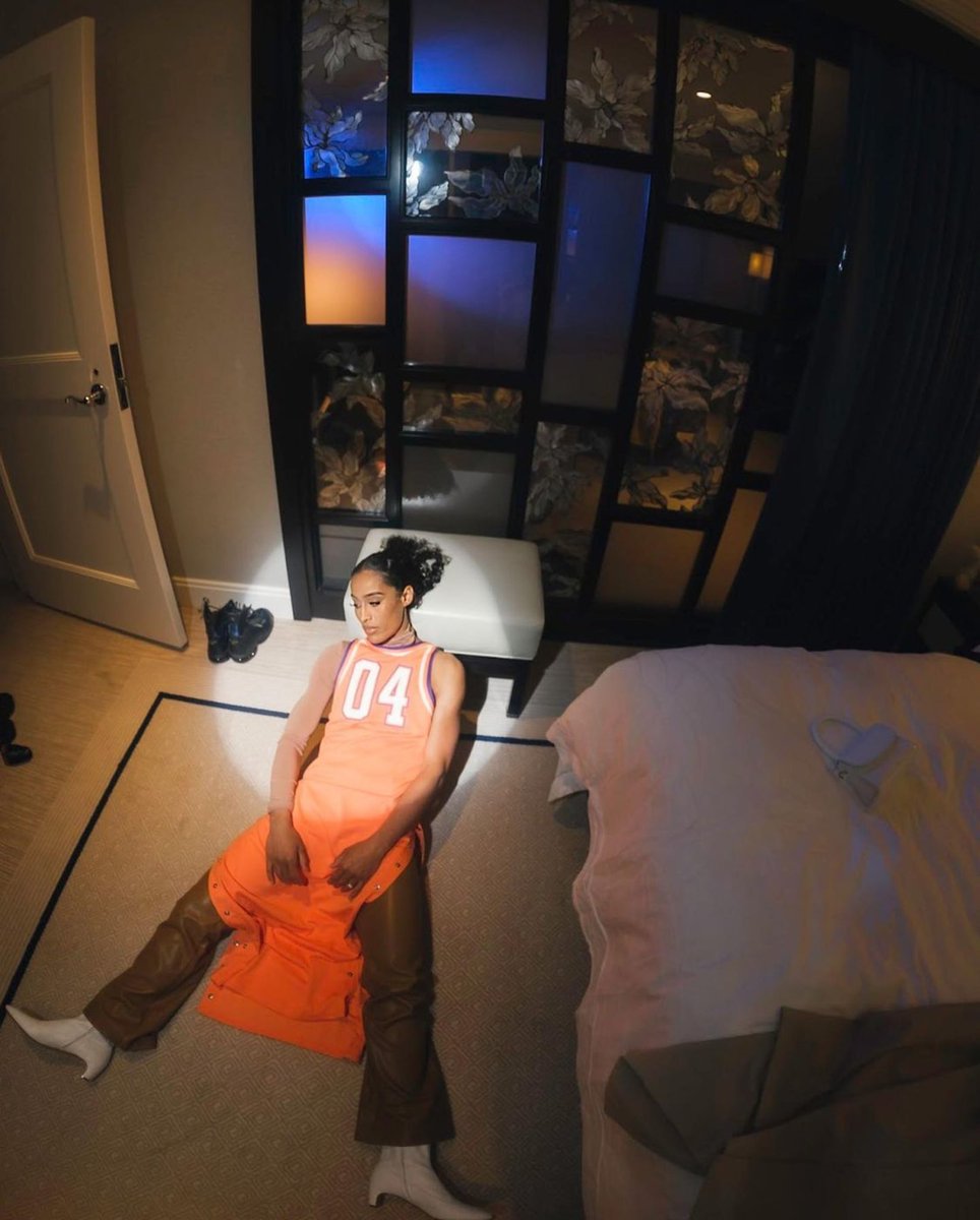 Name this album cover ⬇️ 

(via <a href="/SkyDigg4/">Skylar Diggins-Smith</a>)