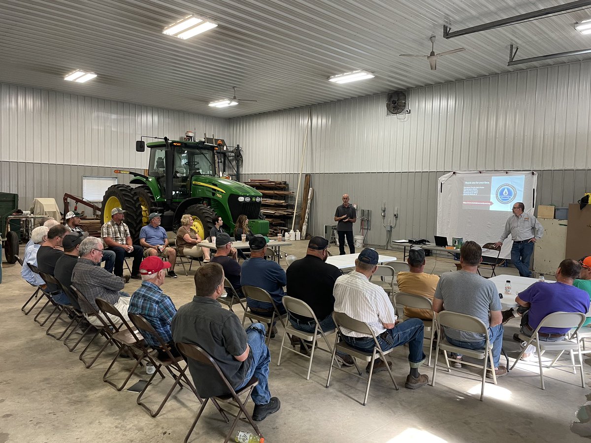 Check out this outreach in action at OC Farms in Kankakee, IL. <a href="/K3SWCD/">Kankakee County SWCD</a> discussing the use of hyper local data to show how #covercrops can manage extreme weather swings 🌡