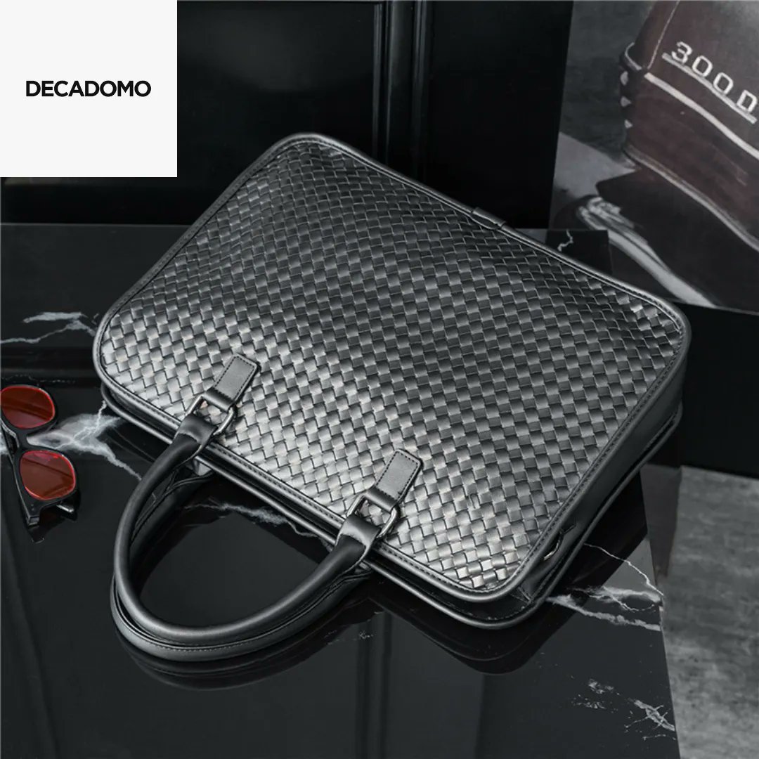 Buy this Black Leather Weave Briefcase and get a free pair of cufflinks.

Price: N35,000.

Click on the Whatsapp link in bio or send us a DM to order, You can also call us on 08063559005.

#leatherbagsasaba #leatherbagsbenin #leatherbagsowerri #leatherbagsaba #menswear
#mensbags