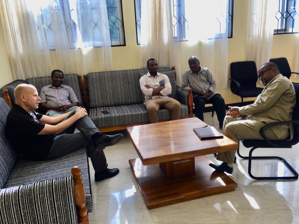 ESRFTZ's tweet photo. Zur Oren - Partnerships Coordinator from @Fondationbotnar based in Switzerland is in @Tangacity visiting ongoing projects under @Tangayetu Initiative. The Initiative is being coordinated by @ESRFTZ. https://t.co/UtjRnYMPnu