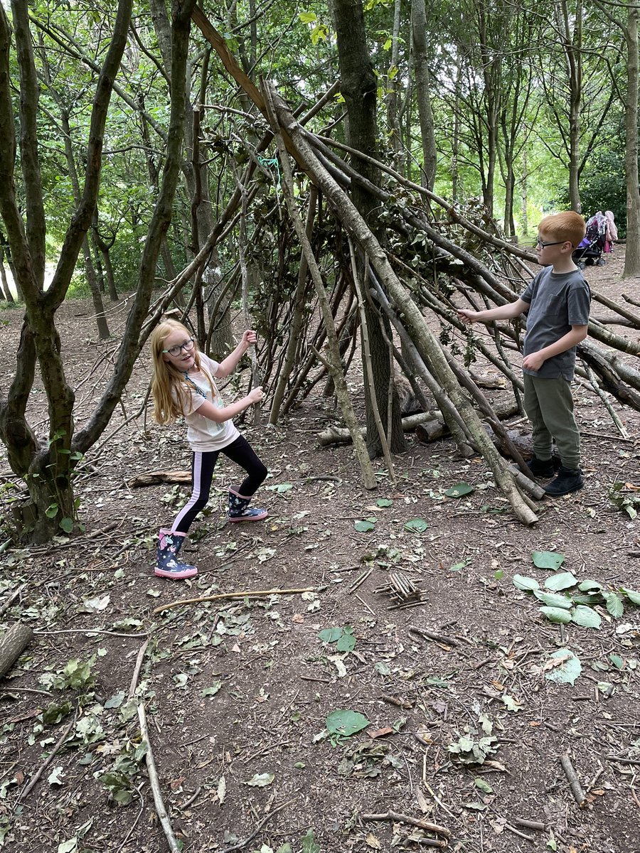 Amy62307055's tweet photo. Den making @CotteridgePark they all enjoyed it 😊 https://t.co/iokXnakW9R