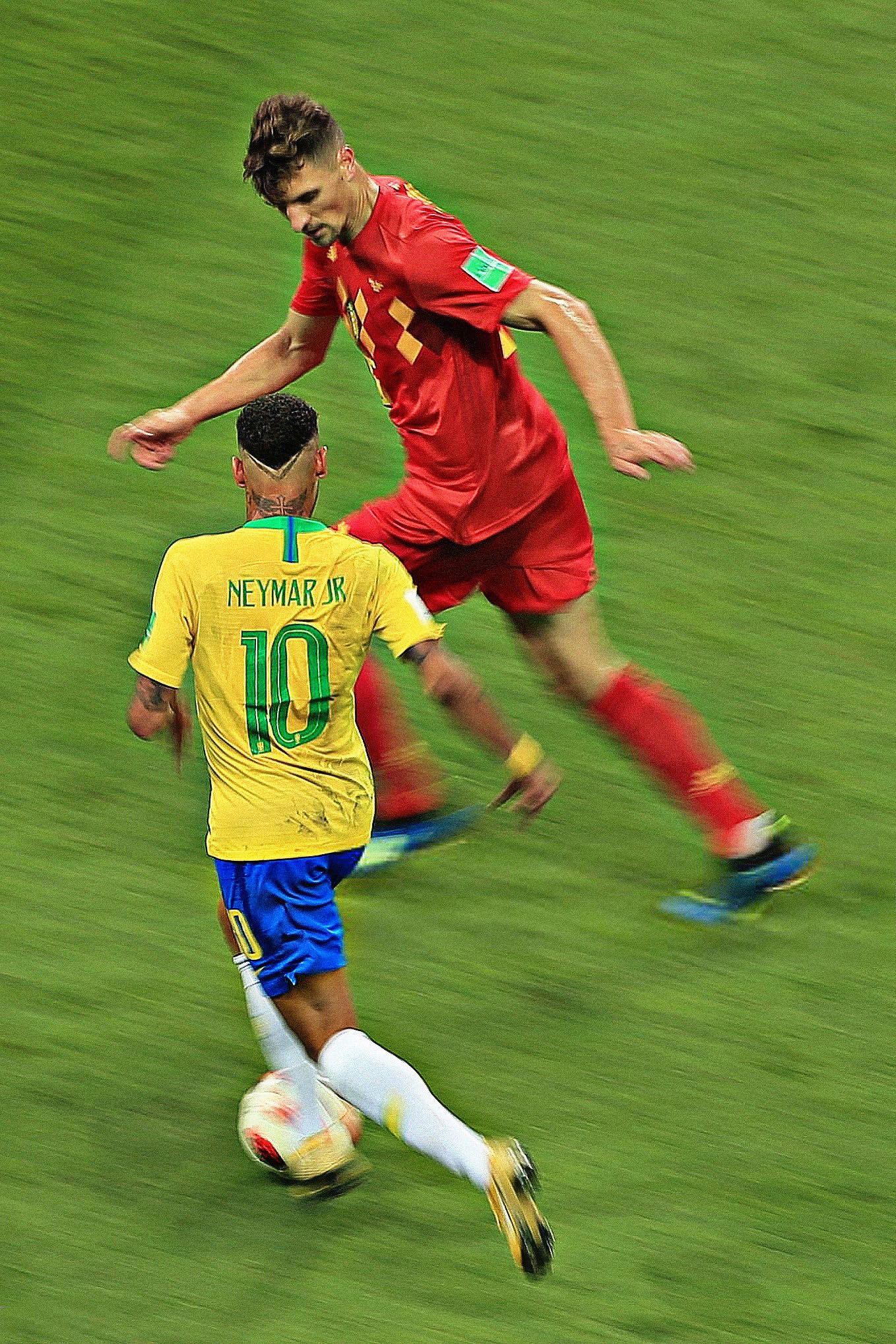 Fora de jogo por 9cm em que o frame utilizado a bola já saiu dos pés do  nosso jogador! : r/fcporto