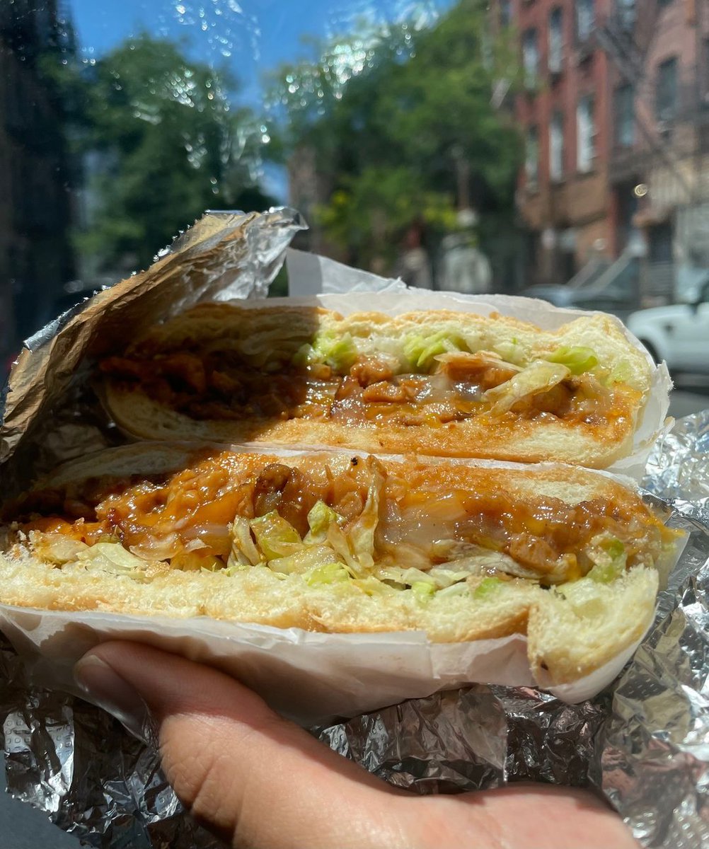 Try the BBQ Pulled Pork Sandwich, made with @OmniFoods OmniPork Strips, BBQ sauce, onions, lettuce, vegan mayo & cheese! You can find this sandwich at various Plantega locations 😉 #eatplantega #plantbased #nycvegan #veganism #foodie #bodega #veganpork