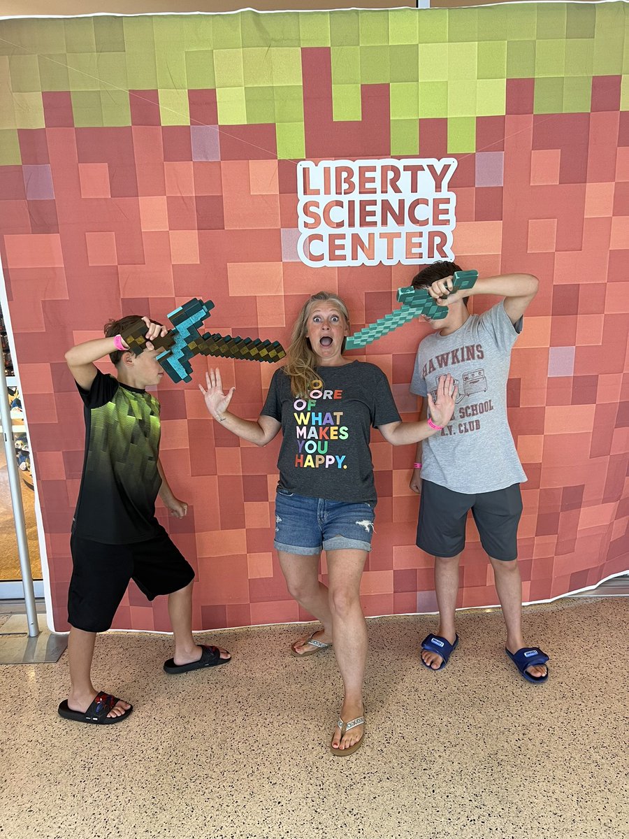 MommyUnj's tweet photo. Don’t miss the #Minecraft exhibit @LibertySciCtr! #libertysciencecenter #lsc #hosted #njfamilyfun https://t.co/BvMNEorr4C