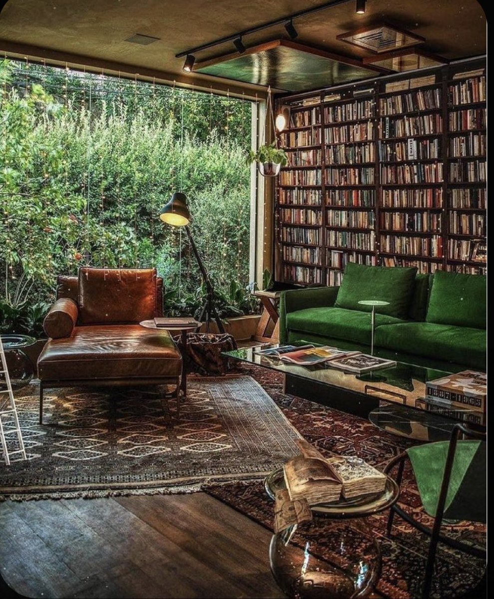 KRSWriting's tweet image. ✨manifesting✨ a reclusive writing cabin

#WritingCommunity #writerlife
