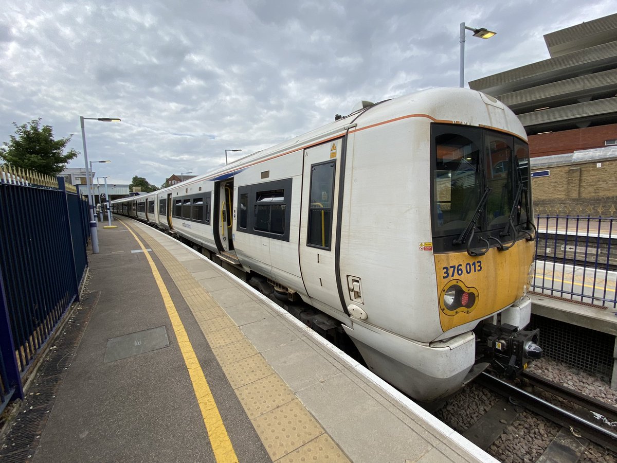 loypass_SCCar's tweet image. 🚈 A little thrill from taking a no-frills. 376 013/015 back to London via Sidcup; a right fair bit of #class376 mileage. @Se_Railway #Electrostar