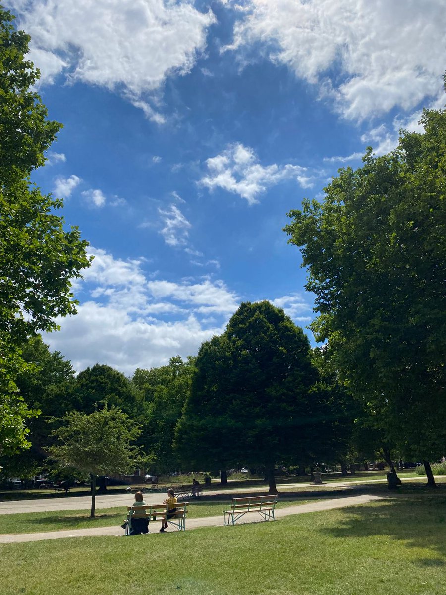 FinlingJennifer's tweet image. Had a lovely team picnic in the sunshine the other week, always good to have some downtime and play some games of pétanque!