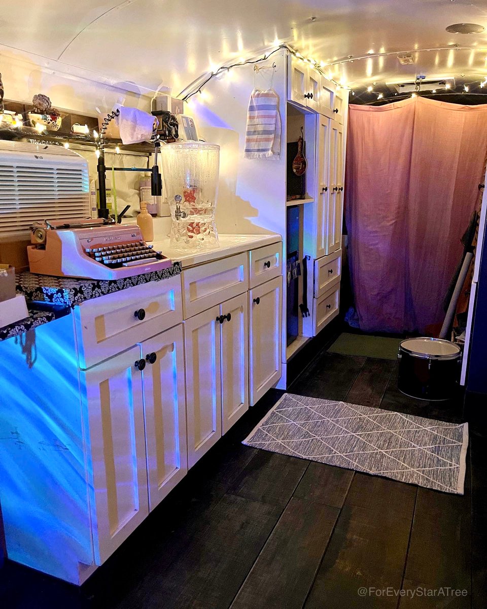 Calling this the Starry Night Skoolie 💖

Very happy with how it’s turning out 🥹